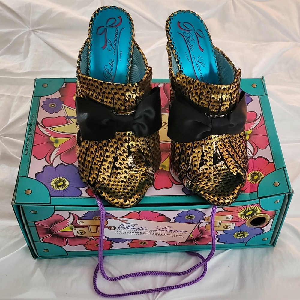 Poetic Lincence Moscow Mule slides size 10 US like new